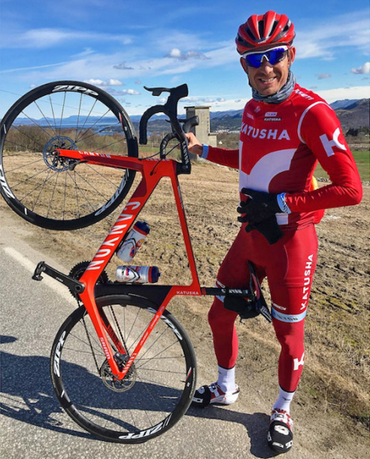 Instagram Peek: Upcoming Canyon Aeroad SLX Disc & more SRAM eTap Hydro
