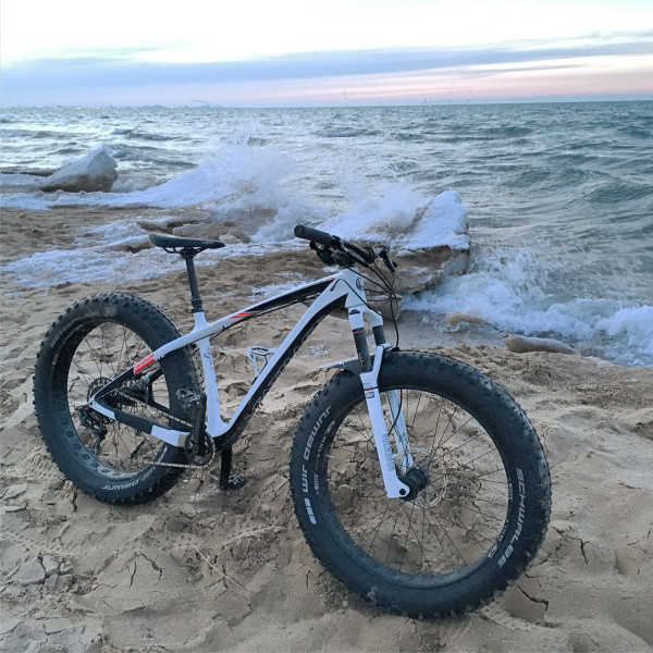 Fatback Skookum fat bike review trail fatbike bluto 120mm suspension-31