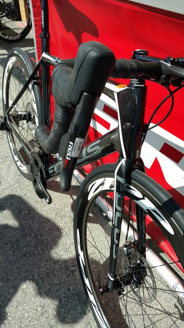 spy shot of SRAM eTAP Hydro hydraulic disc brake group with electronic shifting