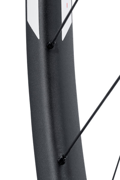 3T_Discus-Plus-C25-PRO_wide-profile-650b-gravel-wheelset_offset-rim