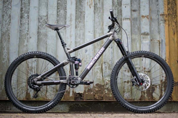 Robot-Bikes_R160_custom-3d-printed-ti-carbon_all-mountain-enduro-trail-mountain-bike_complete