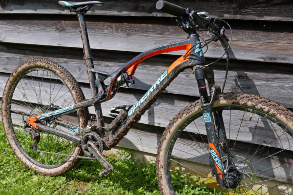 Lapierre-XR-629_carbon-eishock-full-suspension-cross-country-marathon-XC-mountain-bike_muddy_3-4