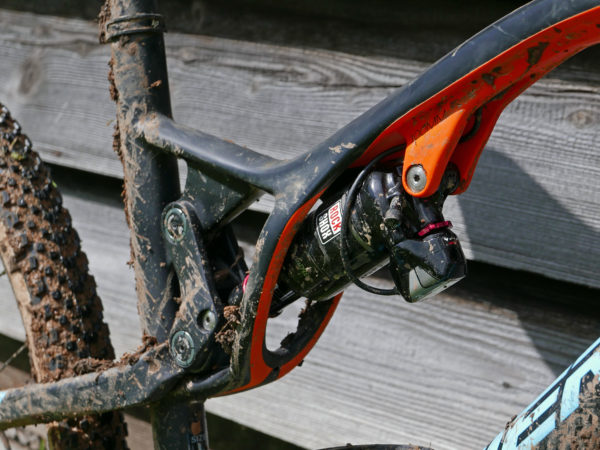 Lapierre-XR-629_carbon-eishock-full-suspension-cross-country-marathon-XC-mountain-bike_muddy_Deluxe-RT3-e-i-Auto-shock