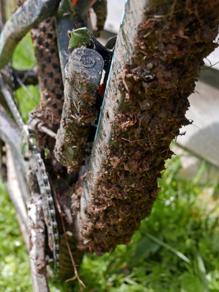 Lapierre-XR-629_carbon-eishock-full-suspension-cross-country-marathon-XC-mountain-bike_muddy_e-i-Auto-battery