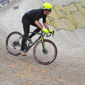 Rapha_Pro-Team-Shadow-wet-weather-bib-shorts-jersey_cyclocross-skatepark