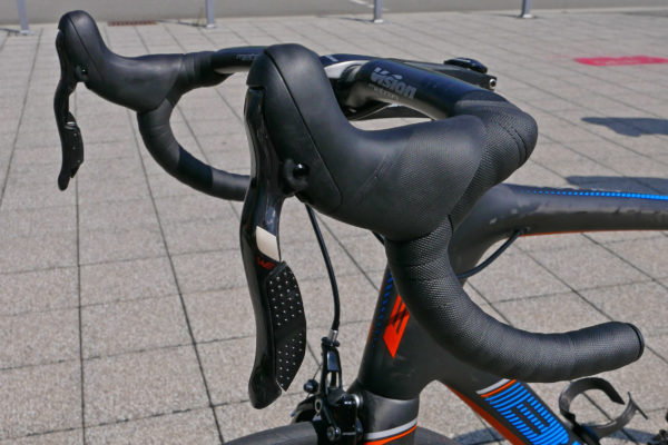 FSA_K-Force-WE_wireless-electronic-road-drivetrain-component-group_levers
