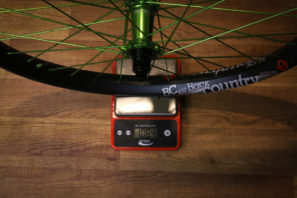Otso Voytek fat bike plus hard tail carbon narrow q factor wolf tooth components wtc-60
