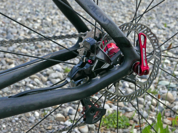 fsa_k-force-we-disc_semi-wireless-electronic-road-disc-brake-drivetrain-component-group_flat-mount-rear-brake