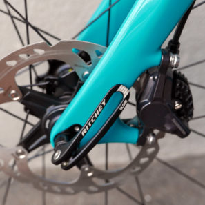 Ritchey_Outback_steel-disc-brake-thru-axle-gravel-road-bike_front-brake