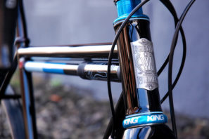 headbadge_b-road_bw