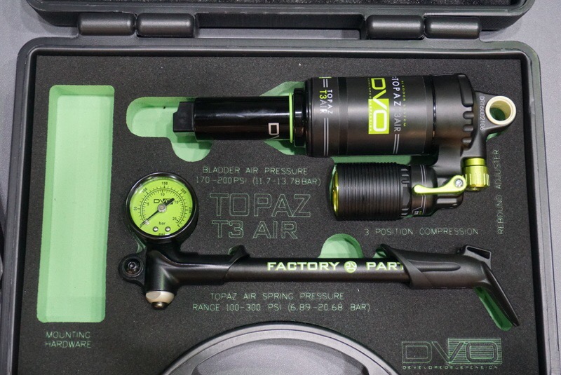 DVO Topaz rear mountain bike shock for Specialized Enduro and Stumpjumper FSR full suspension mountain bikes DVO Topaz rear mountain bike shock for Specialized Enduro and Stumpjumper FSR full suspension mountain bikes