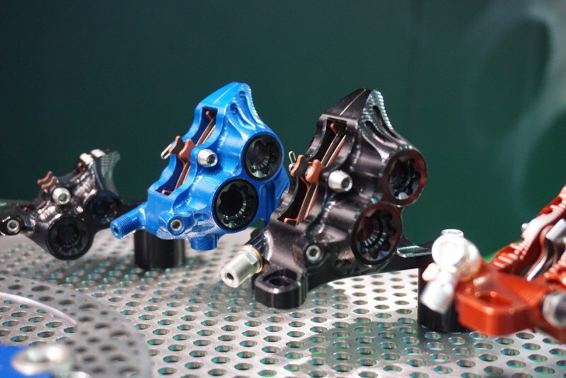 TPE17: Hope Tech shows flat mount RX4 four-piston disc brake calipers for SRAM, Shimano