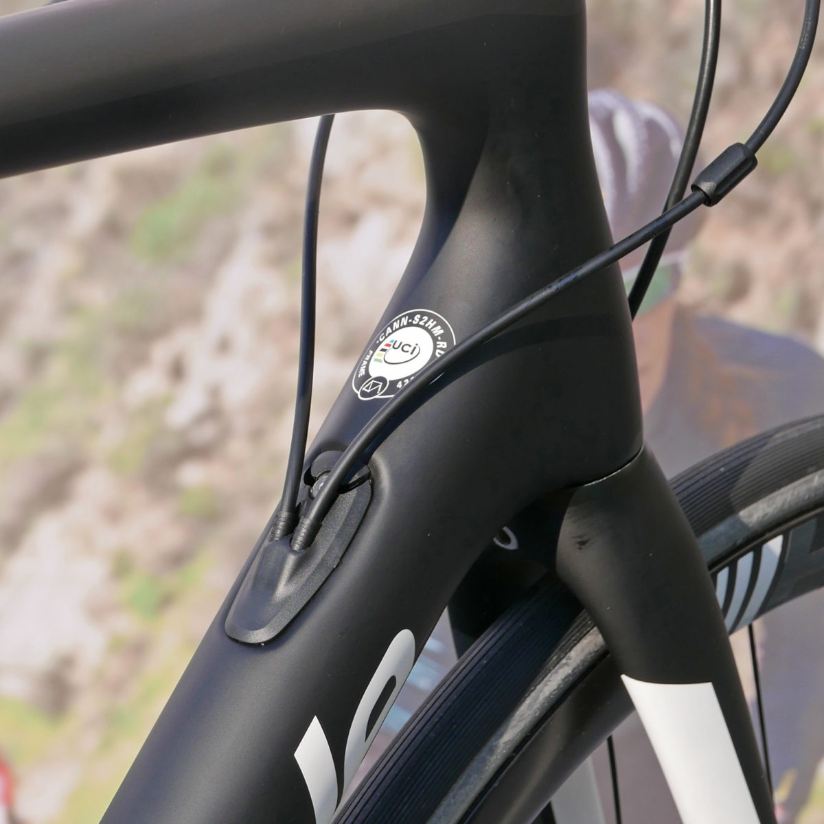 2018 Cannondale Synapse lightweight carbon endurance race road bike true endurance machinery mechanical routing
