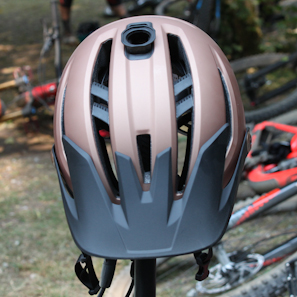 Bell 2018 Sixer, on bars, top
