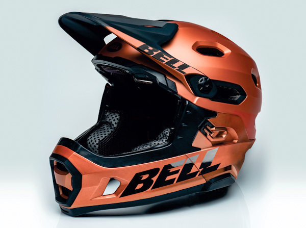 Bell 2018 Super DH, studio