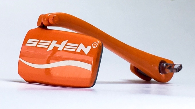 The Sehen bike mirror eliminates vibrations to provide a clear view