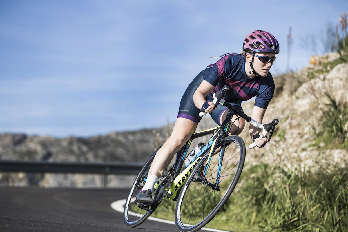 Shimano launches updated 2018 apparel, shoes, and accessories lineups
