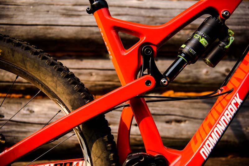 Diamondback Release Carbon 5c, upper linkage