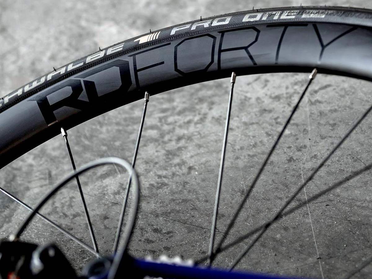 Hope Tech RD40 road disc brake tubeless carbon clincher cyclocross gravel race bike wheelset road tire