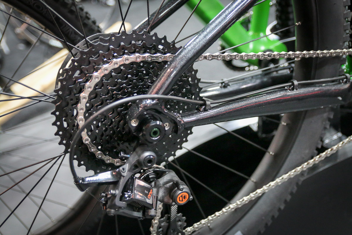 IB17: Van Dessel upgrades all the things with WTF Limited, SpeedRelease forks and frames, Country Bob, more