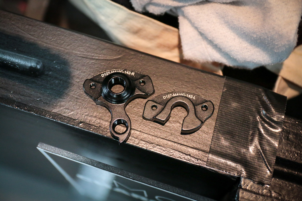 IB17: Van Dessel upgrades all the things with WTF Limited, SpeedRelease forks and frames, Country Bob, more