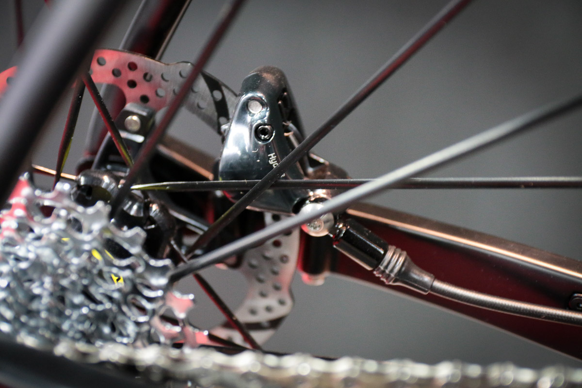 IB17: Van Dessel upgrades all the things with WTF Limited, SpeedRelease forks and frames, Country Bob, more