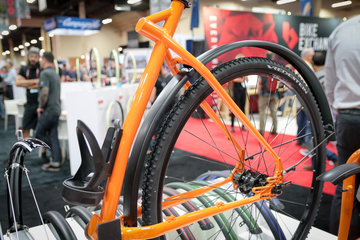 IB17: SKS Monkey Link collaboration could revolutionize light and fender mounts, plus new SKS liquids, and more