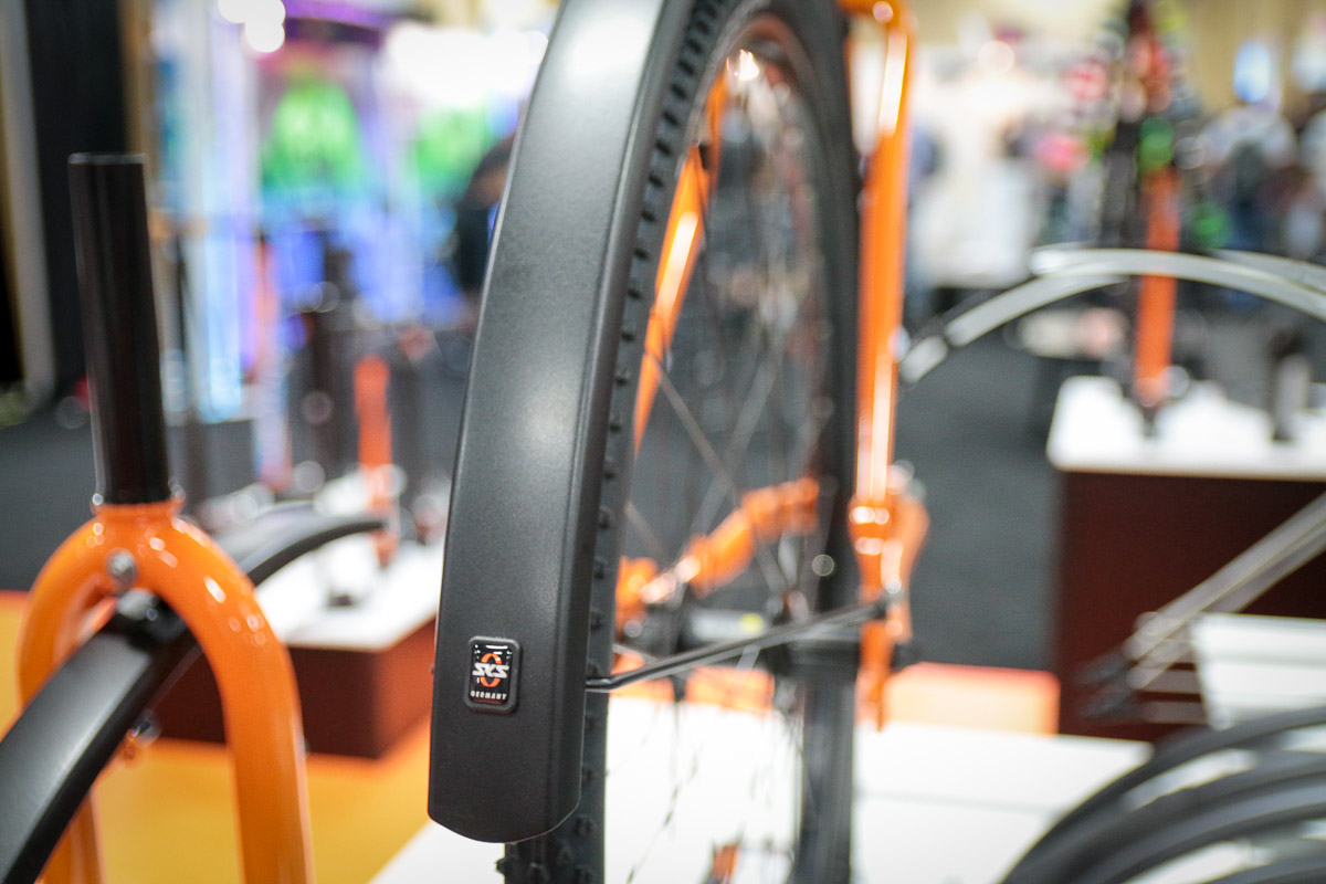 IB17: SKS Monkey Link collaboration could revolutionize light and fender mounts, plus new SKS liquids, and more