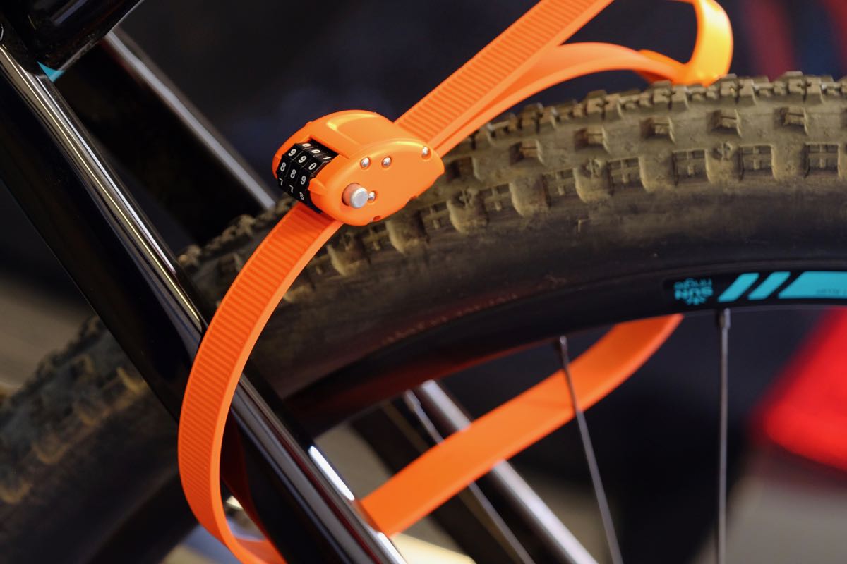 Hands-on with a giant locking zip-tie—the OTTO lock