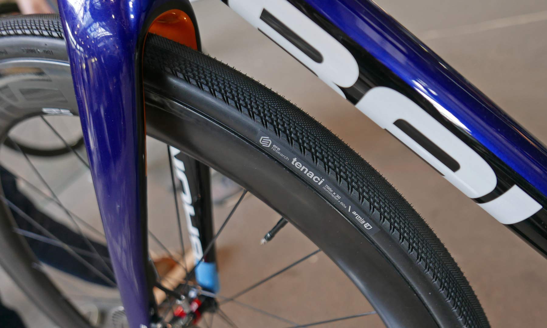 BFS2018: Ere Research debuts road tire line – Tenaci gravel & Omnia race treads – UPDATED