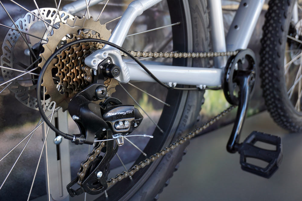 2018 Trek Roscoe 20+ and 24+ youth mountain bikes with disc brakes