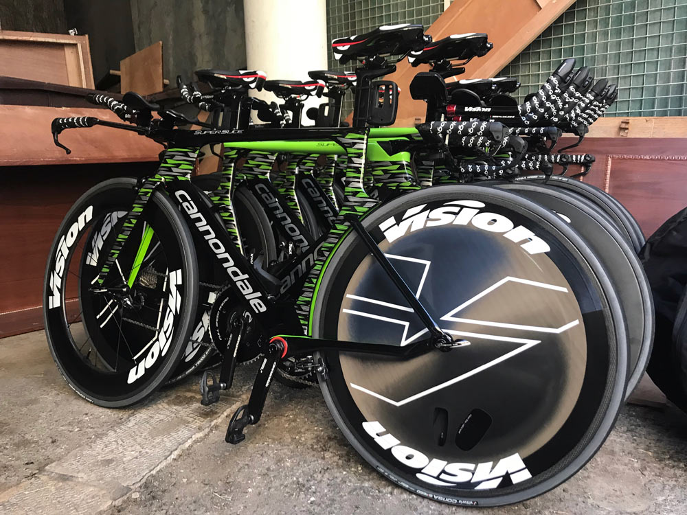 2018 Giro D-Italia pro bike check Drapac Cannondale Super Slice Disc TT race bike