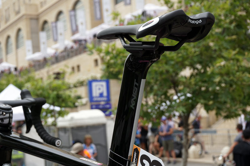 prototype cannondale aero disc brake road bike spotted at 2018 giro d-italia under Drapac pro cycling team