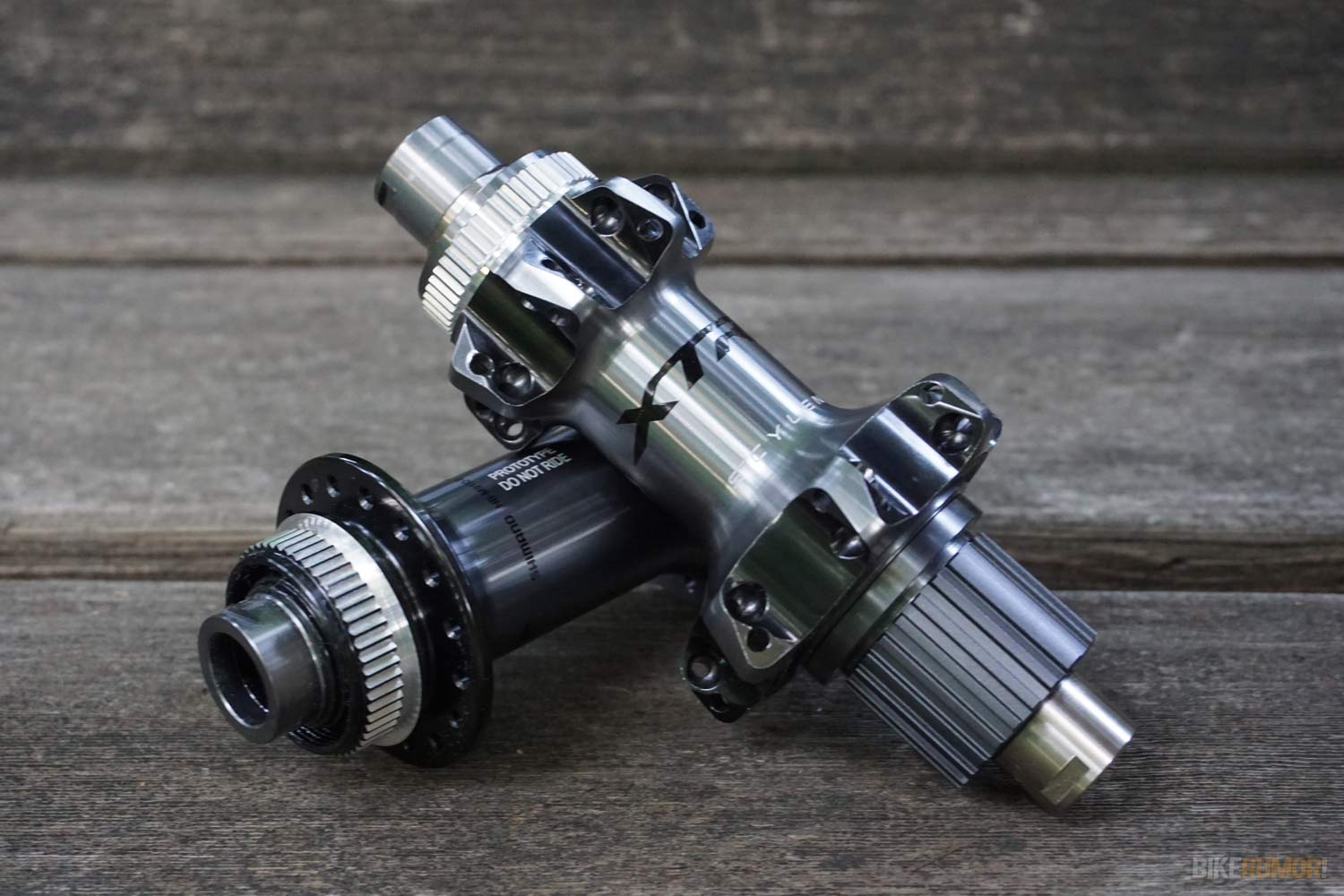 2019 shimano xtr m9100 rear hub with micro spline and scylence freehub mechanism eliminates the noise while coasting
