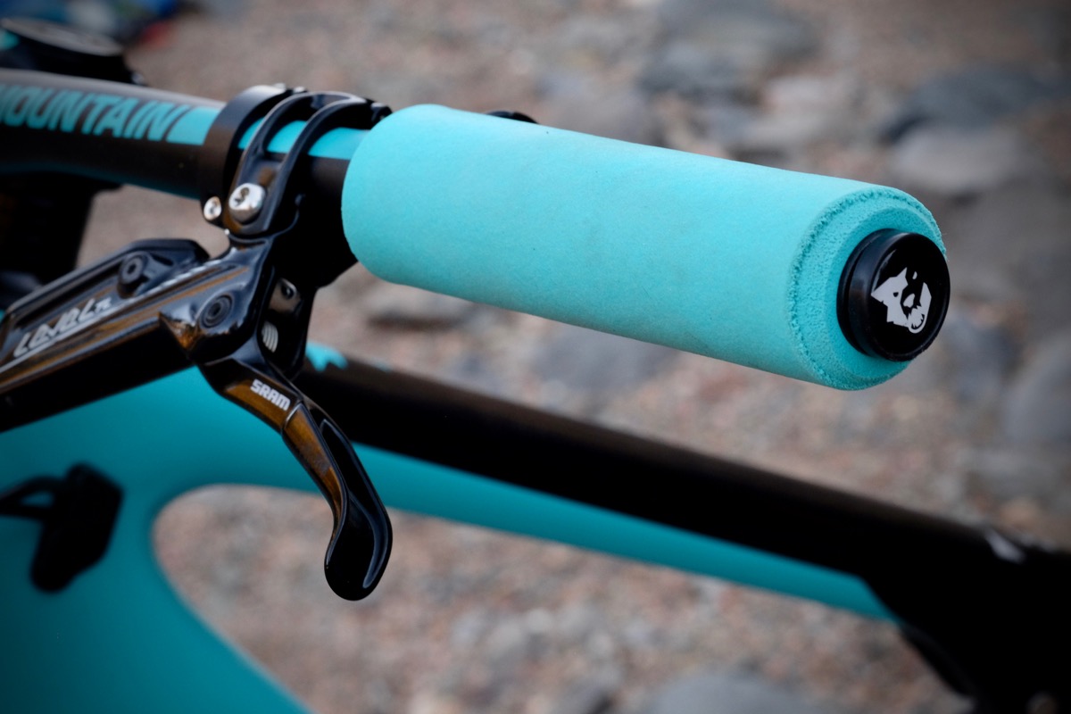 A Gripping Review: Wolf Tooth Components Fat Paws