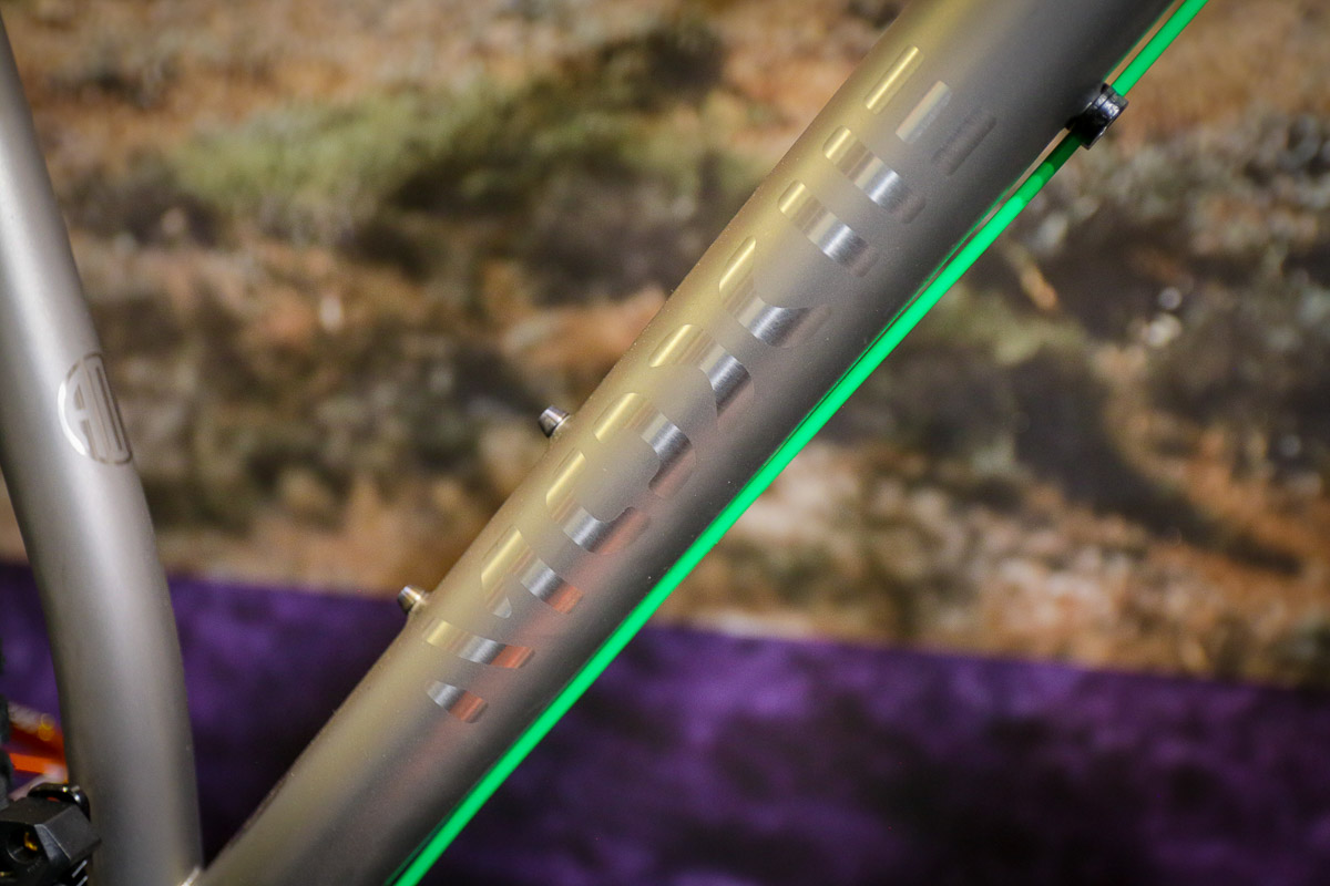 EB18: UpDown Funn dropper post gets better performance, new stems, bars, more