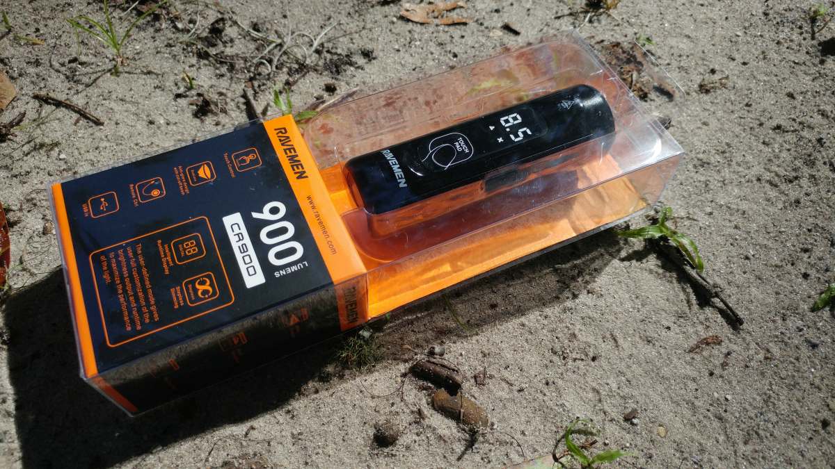 Ravemen CR900 bicycle light for road and gravel riding in the dark without blinding oncoming traffic