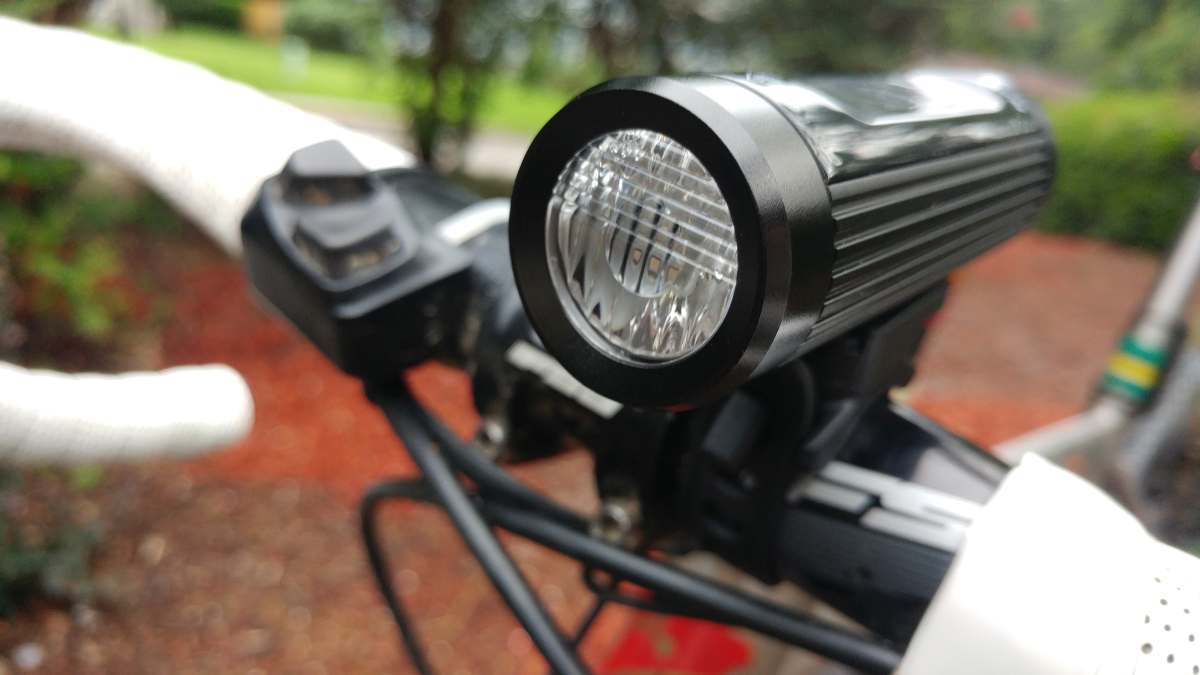 Review: Ravemen CR900 900-Lumen Ultra-Compact Headlight
