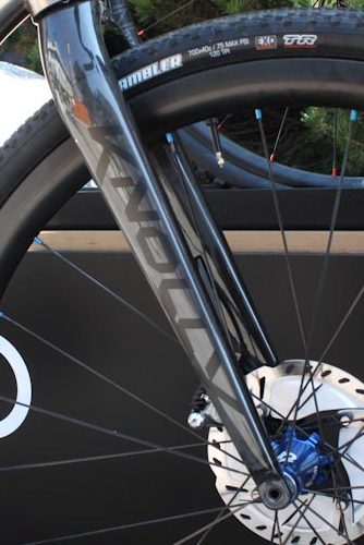 Knolly rigid carbon fork, logo side