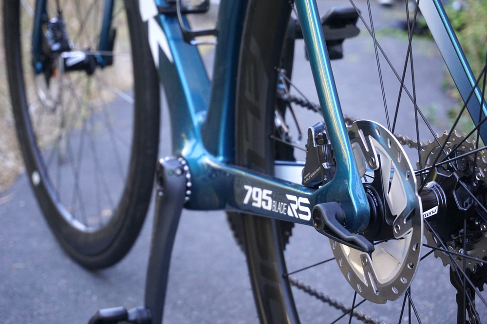 2019 Look Blade RS aero road bike with disc or rim brakes is made for comfort and speed