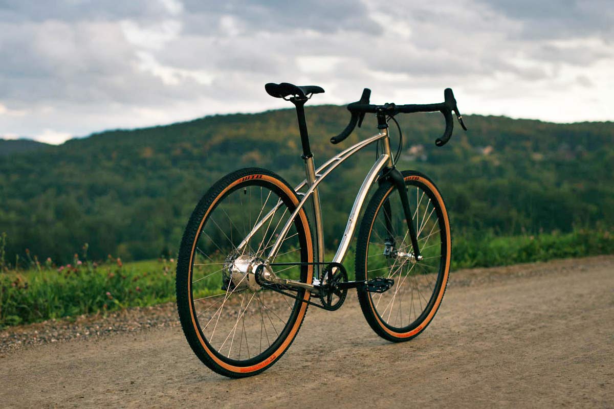 Budnitz-0-G_Zero-G_limited-edition-titanium-ti-gravel-road-bike_studio-complete