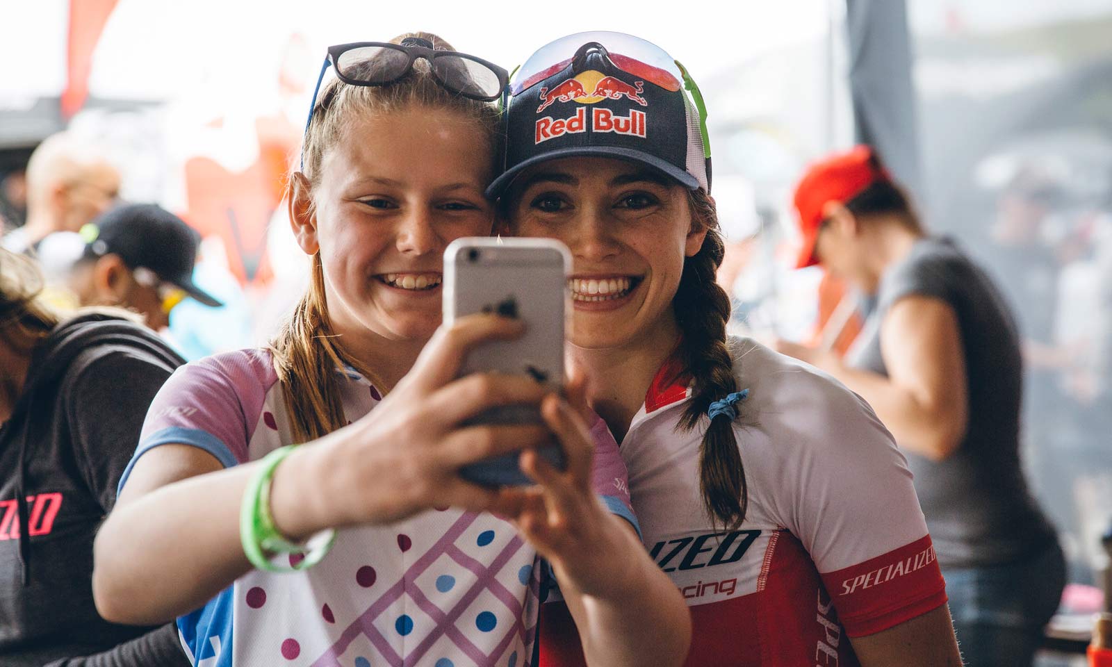 Friday Roundup: Little Bellas get a World Champ, limited C17, Win a World Champ signed jersey & more!