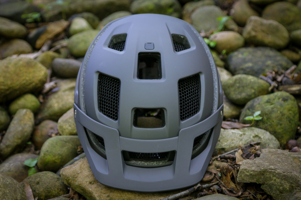 Review: Smith Forefront 2 offers more room, protection, & better ventilation