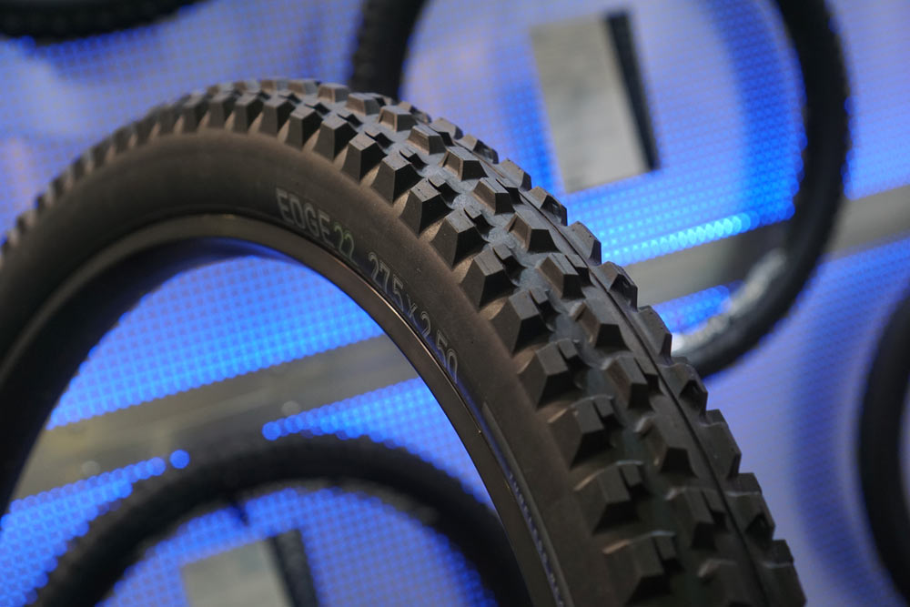 2019 Tioga Edge 22 trail mountain bike tire uses wide rows of knobs to create more cornering traction with additional edges