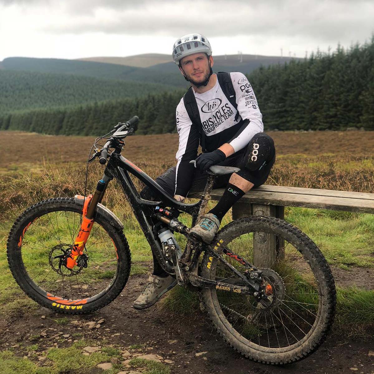 lewis-buchanan-descent-master-ews-enduro-training