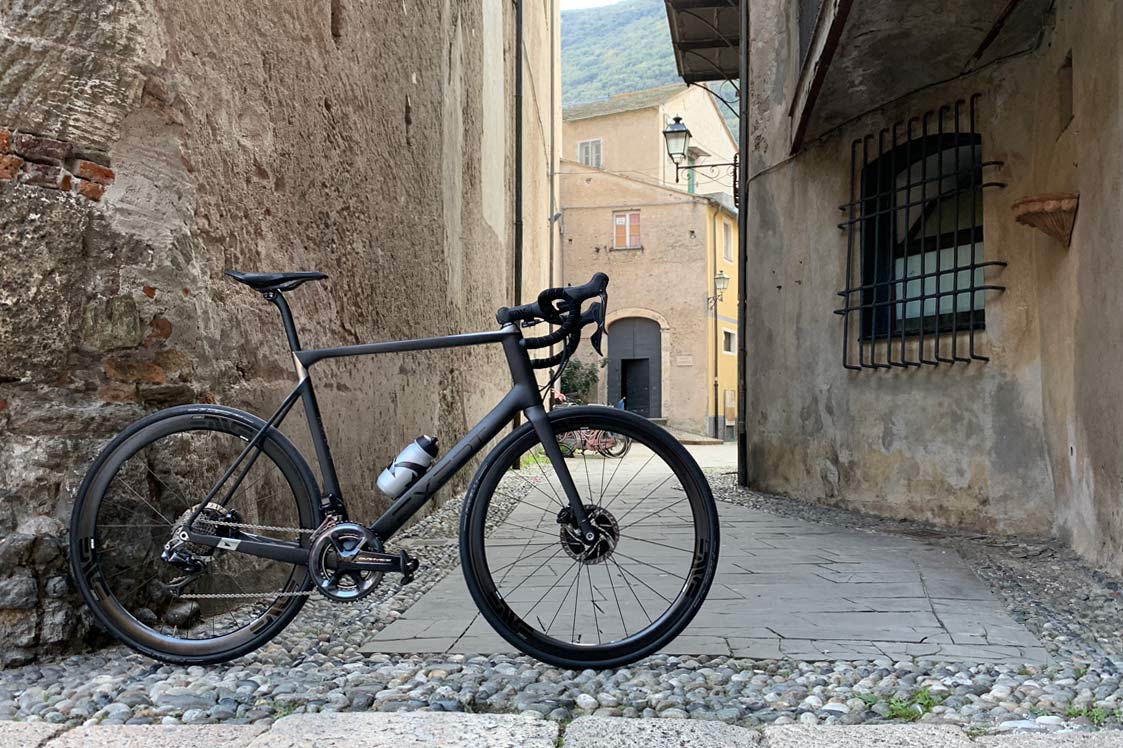 2018 Bikerumor Editors Choice road bike of the year is the custom carbon monocoque exept all road bike