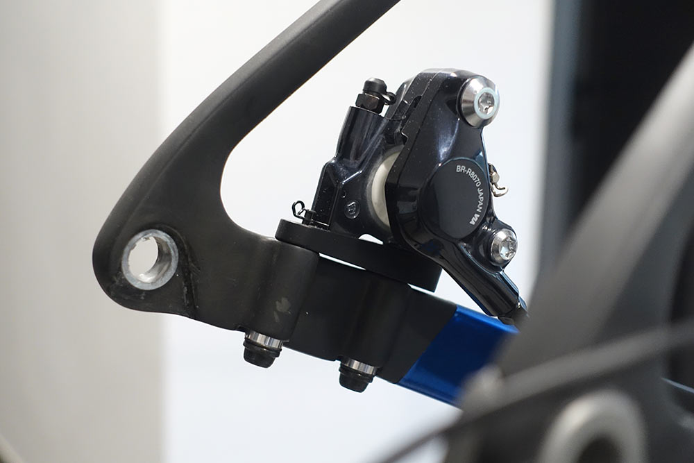how Exept custom carbon monocoque road bikes are made