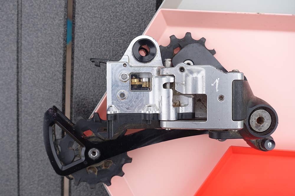 prototype sram eagle etap axs wireless mountain bike derailleurs and full development story with tech details