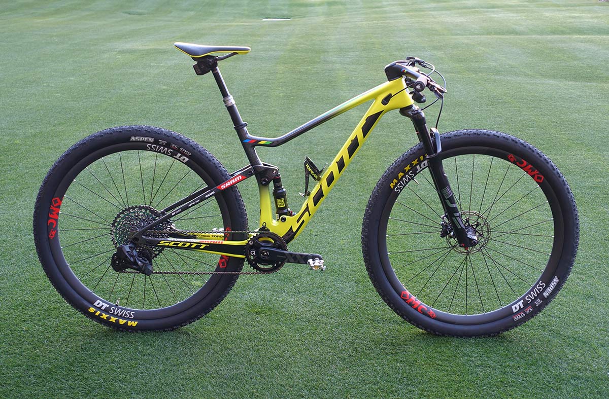 nino schurter pro bike check 2019 scott spark rc full suspension xc race mountain bike