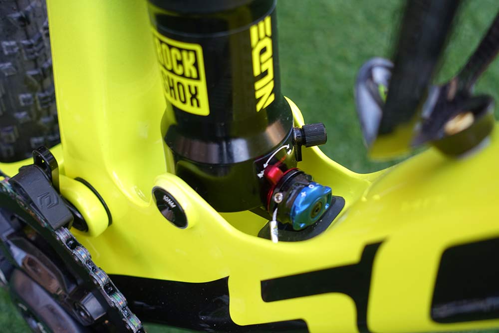 nino schurter pro bike check 2019 scott spark rc full suspension xc race mountain bike
